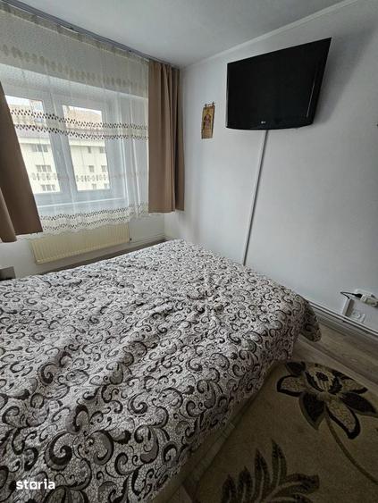 Apartament cu 4 camere semidecomandat în Central