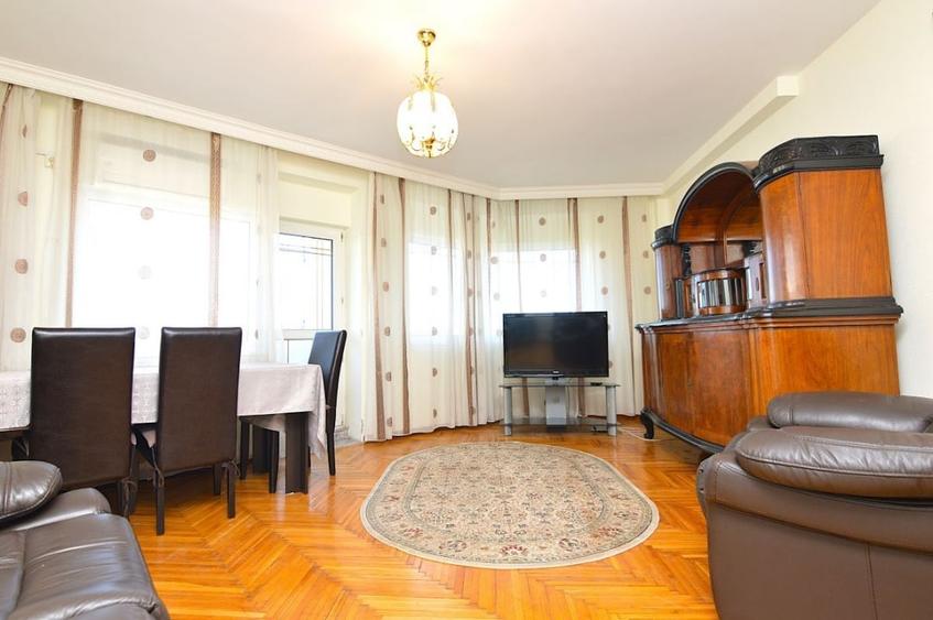 Apartament cu 3 camere decomandat, mobilat în Libertății