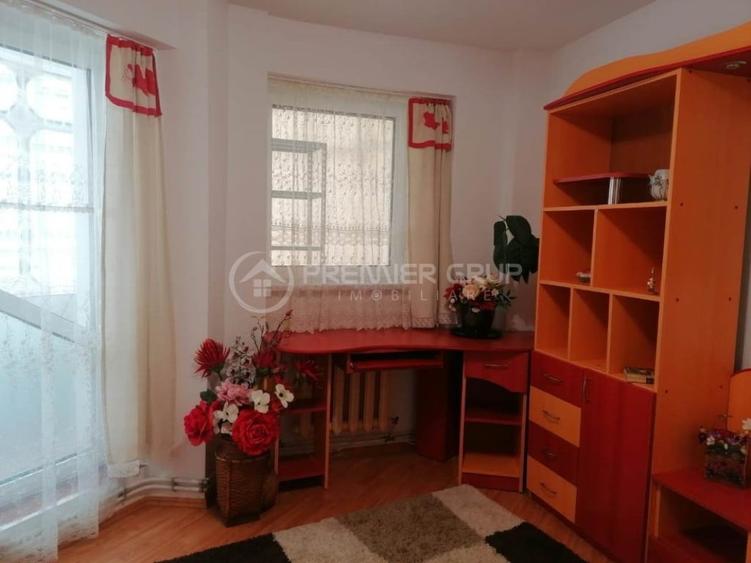 Apartament cu 4 camere decomandat în Cug