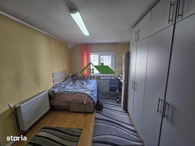 Apartament cu 4 camere decomandat în Traian