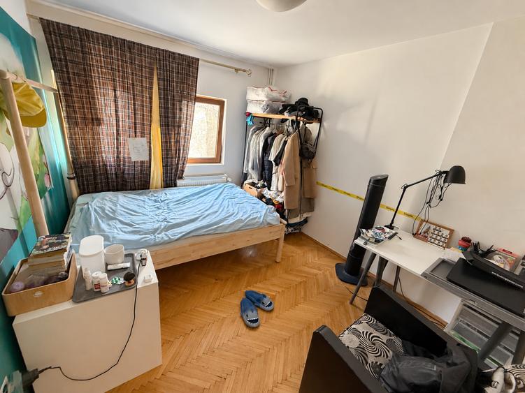 Apartament cu 3 camere semidecomandat în Dorobanți