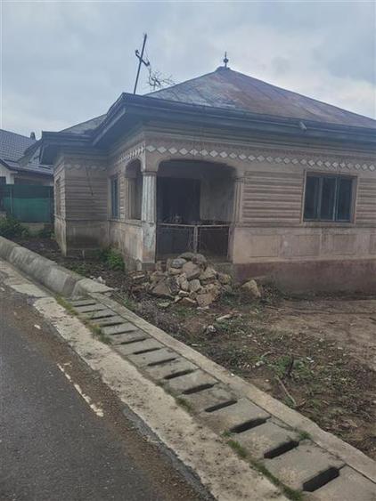 Casă cu 2 camere cu Teren 600 Mp în 9 Mai