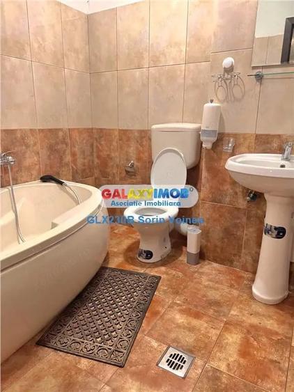 Apartament cu 3 camere decomandat în Titan