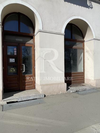 Spațiu comercial, de 59.400001525879 mp, în Central