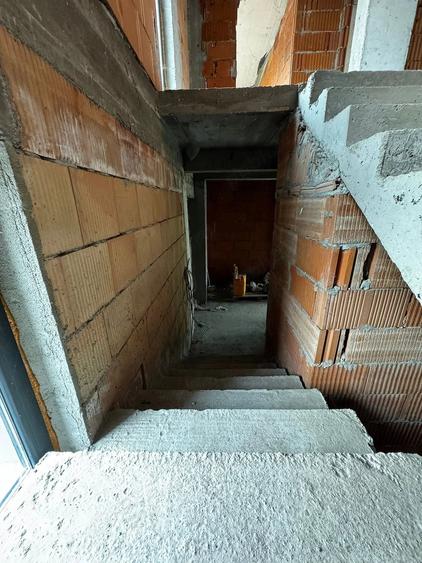 Casă cu Teren 225 Mp în Berceni