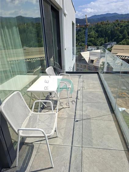 Apartament cu 3 camere în Drumul Poienii