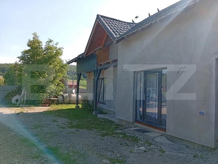 Casă cu 3 camere cu Teren 800 Mp în Ivănești