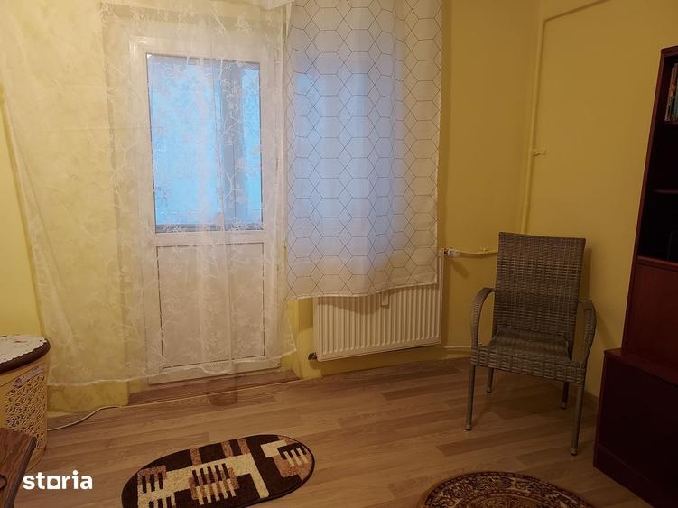 Apartament cu 3 camere decomandat în Obcini