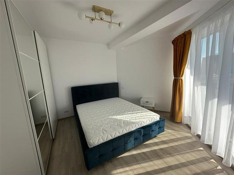 Apartament cu 2 camere semidecomandat, mobilat în Exterior Sud