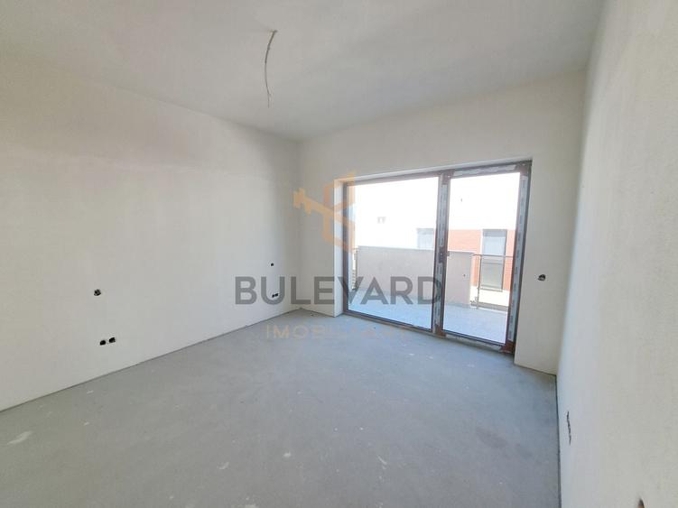 Duplex cu 4 camere cu Canalizare în Florești