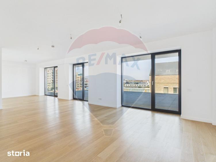Apartament cu 4 camere în Central