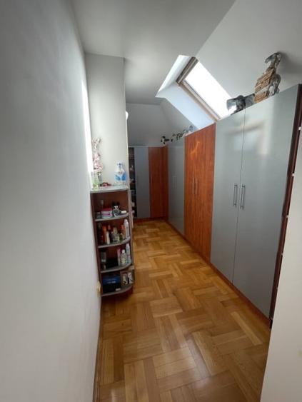 Casă individuală cu 6 camere cu Canalizare în Europa
