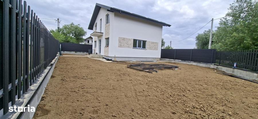Casă cu 4 camere cu Teren 300 Mp în Holboca
