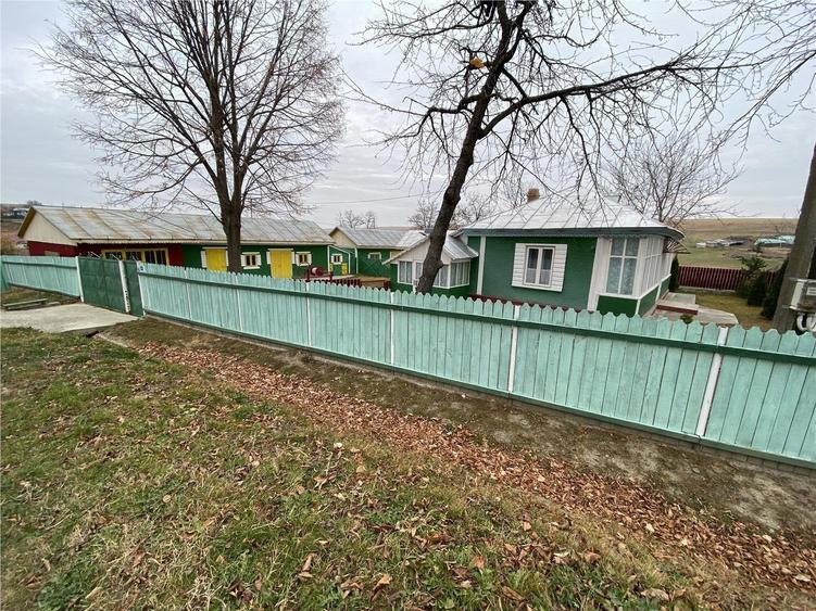 Casă cu 3 camere cu Teren 1000 Mp în Bogdănești