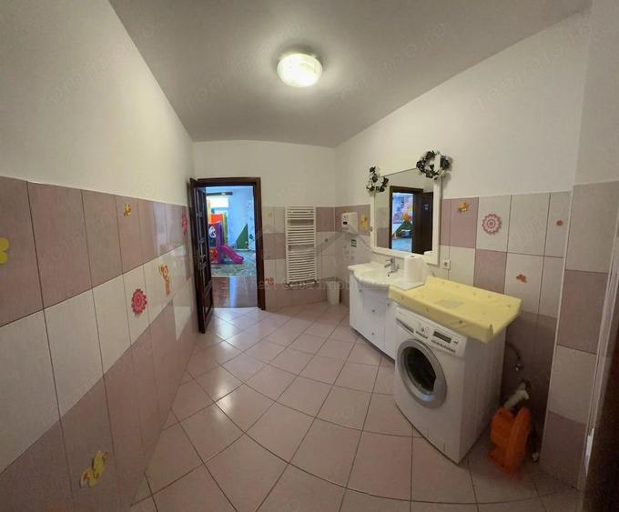 Casă cu Teren 400 Mp în Filiași