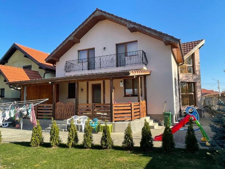 Casă individuală cu 4 camere cu Teren 900 Mp în Păulești