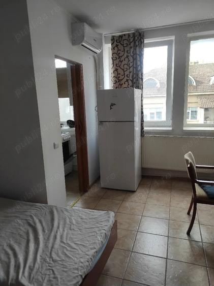 Garsonieră decomandată în Gojdu
