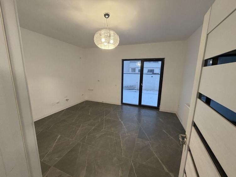 Casă cu 3 camere în Malu Mare