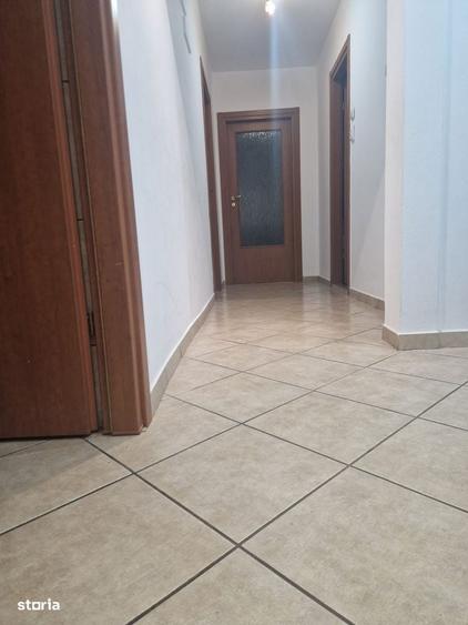 Apartament cu 2 camere decomandat în Basarabia