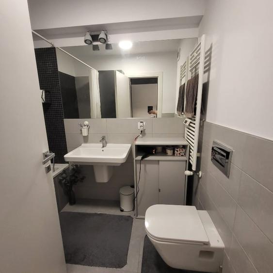 Apartament cu 3 camere decomandat, mobilat în Iancu Nicolae