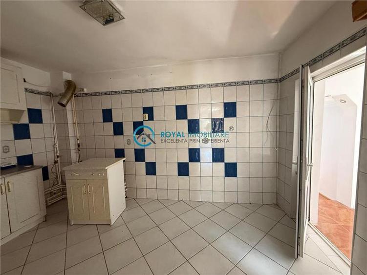 Casă cu 4 camere cu Teren 432 Mp în Ploieștiori