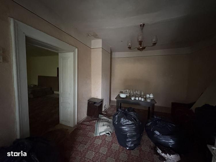 Casă cu 4 camere în Sântion