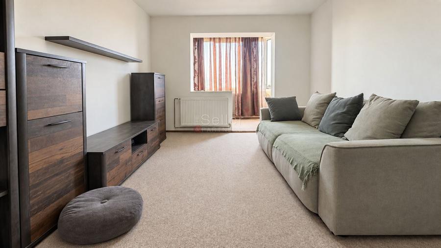 Apartament cu 3 camere decomandat, mobilat în Central
