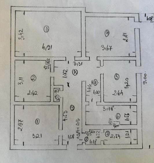 Apartament cu 4 camere decomandat în Bicaz