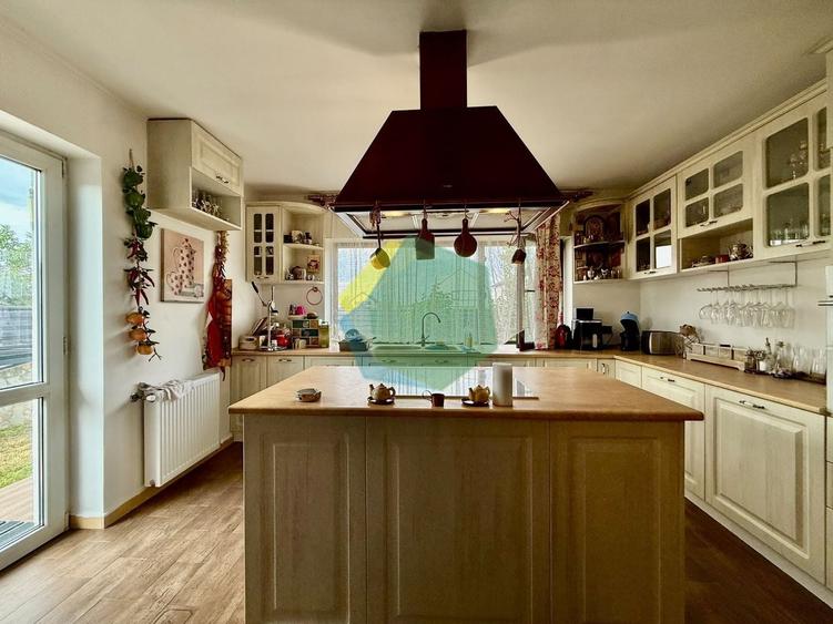 Duplex cu 5 camere cu Piscina în Ferme