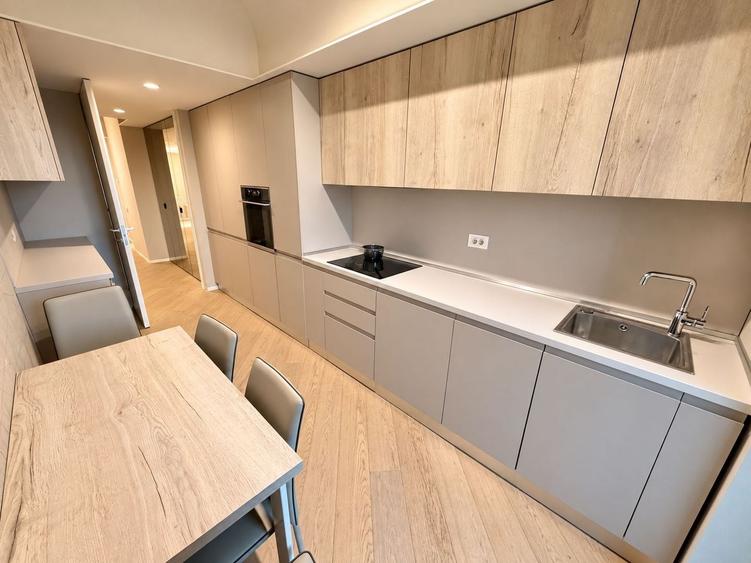 Apartament cu 3 camere decomandat, mobilat în Cotroceni