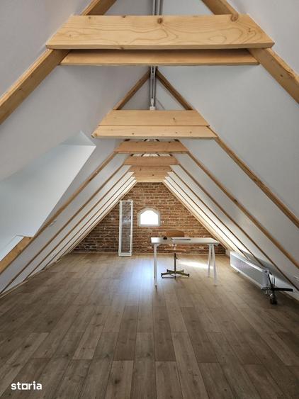 Casă cu 5 camere cu Teren 360 Mp în Central