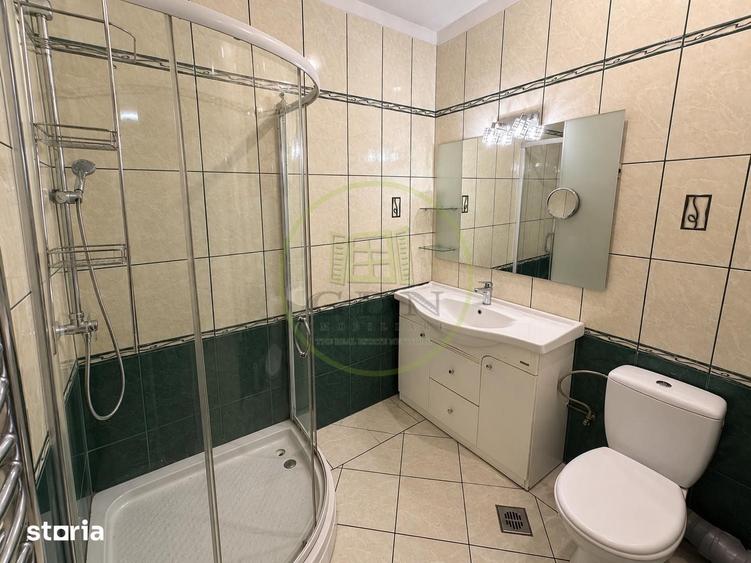 Casă cu 8 camere cu Teren 2732 Mp în Corbeanca