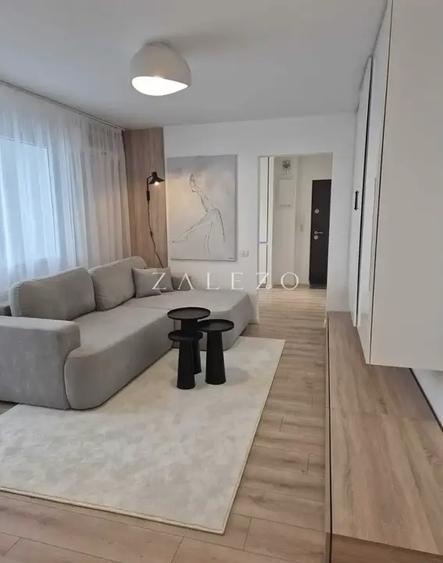 Apartament cu 3 camere semidecomandat, mobilat în Circumvalațiunii