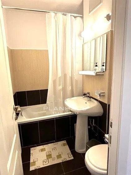 Apartament cu 3 camere semidecomandat în Vest