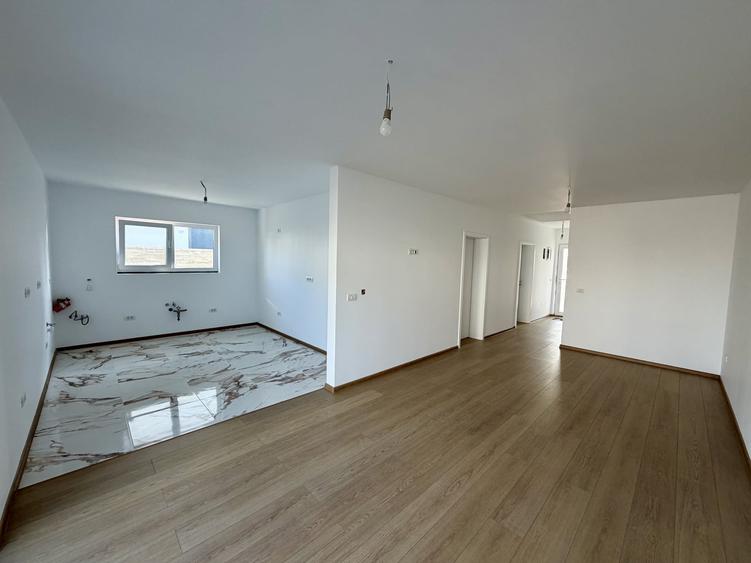 Duplex cu 3 camere cu Teren 300 Mp în Moșnița Nouă