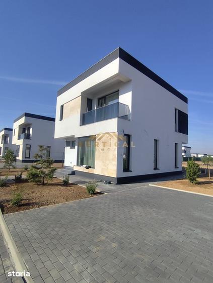 Casă cu 4 camere cu Teren 504 Mp în Vărăști