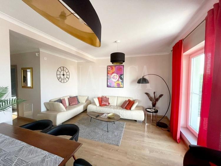 Apartament cu 5 camere semidecomandat în Andrei Mureșanu