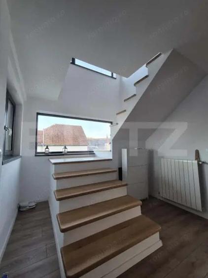 Casă cu 5 camere cu Teren 585 Mp în Central