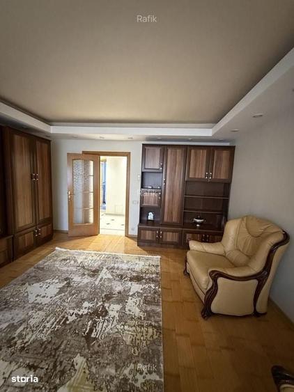 Apartament cu 3 camere decomandat în Splaiul Unirii