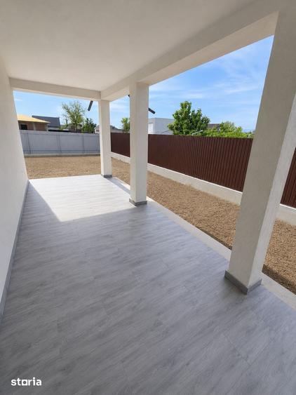 Casă cu 3 camere cu Teren 415 Mp în Letea Veche
