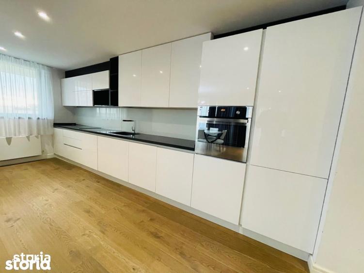 Apartament cu 4 camere, mobilat în Băneasa