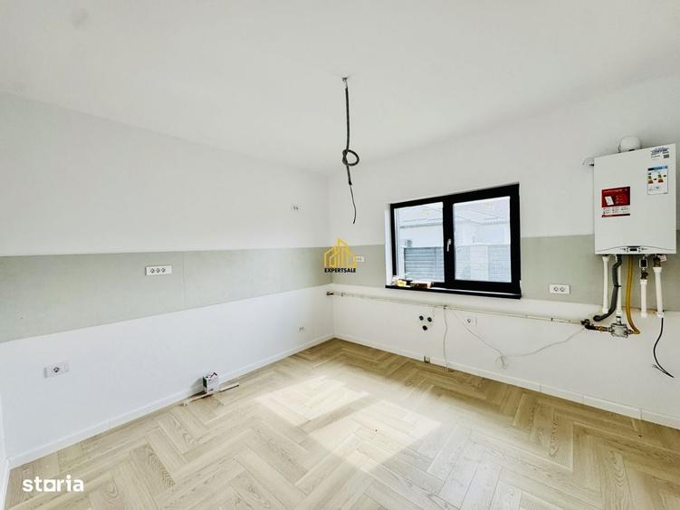 Casă cu 4 camere cu Teren 370 Mp în Clinceni