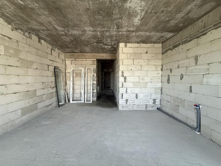 Apartament cu 3 camere semidecomandat în Central