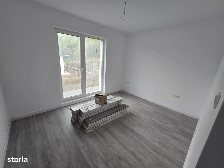 Casă cu 4 camere cu Teren 500 Mp în Unirii