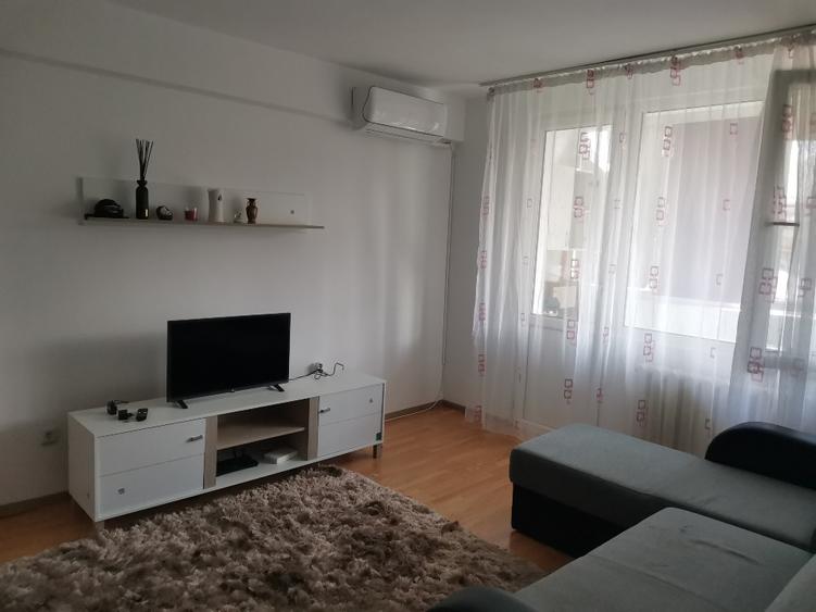 Apartament cu 2 camere semidecomandat în Gara de Nord