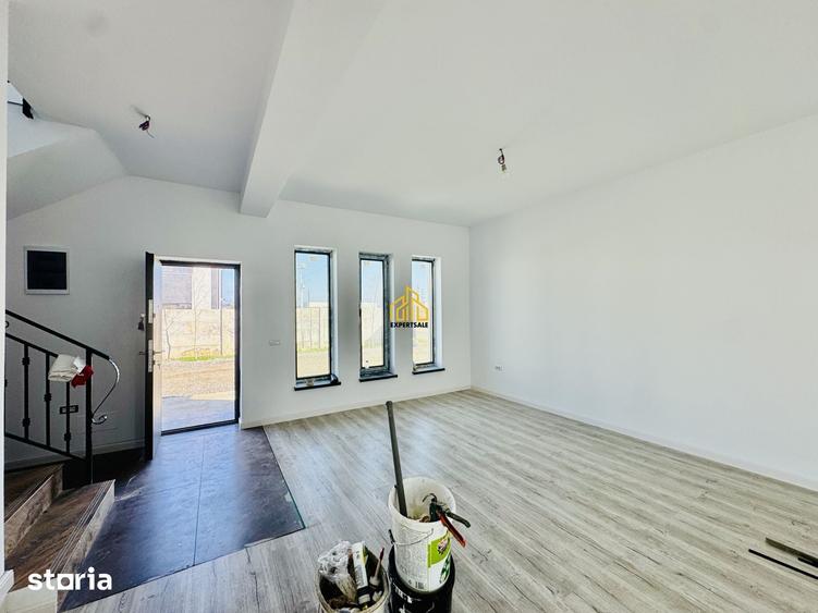 Casă cu 4 camere cu Teren 335 Mp în Clinceni