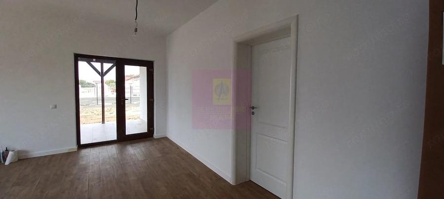 Casă cu 3 camere cu Teren 450 Mp în Săbăreni