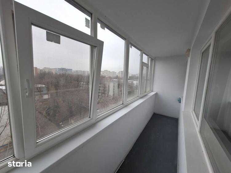 Apartament cu 3 camere semidecomandat în Drumul Taberei