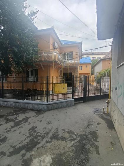Casă cu 6 camere cu Teren 341 Mp în Șagului