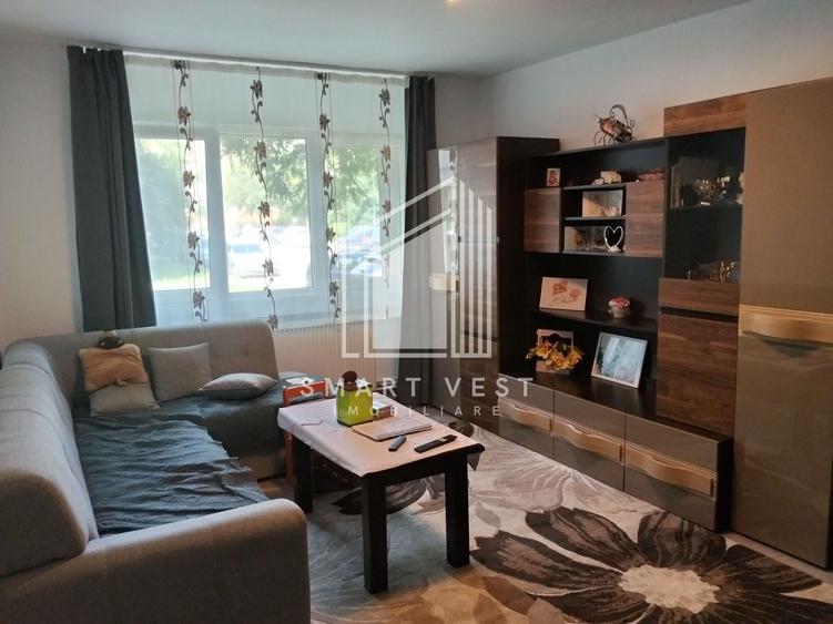 Apartament cu 3 camere semidecomandat, mobilat în Careiului